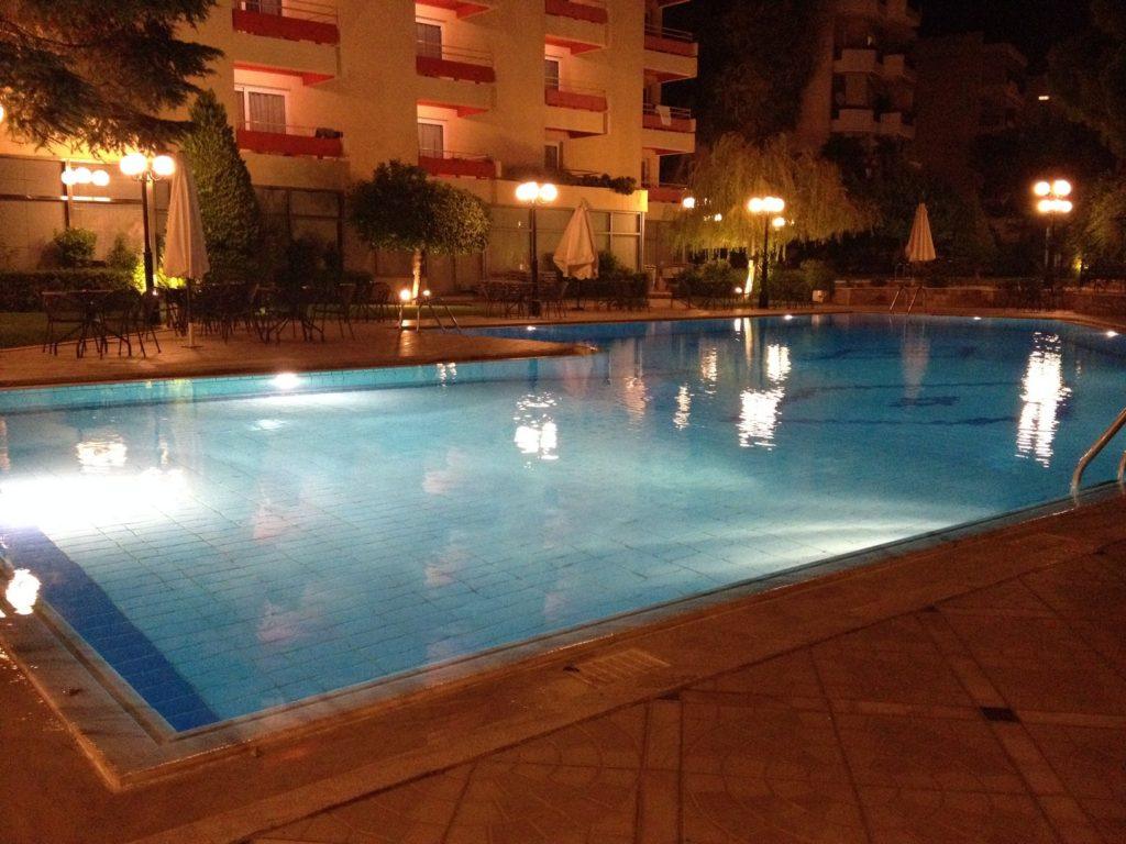 Bazén v našem hotelu Oasis.