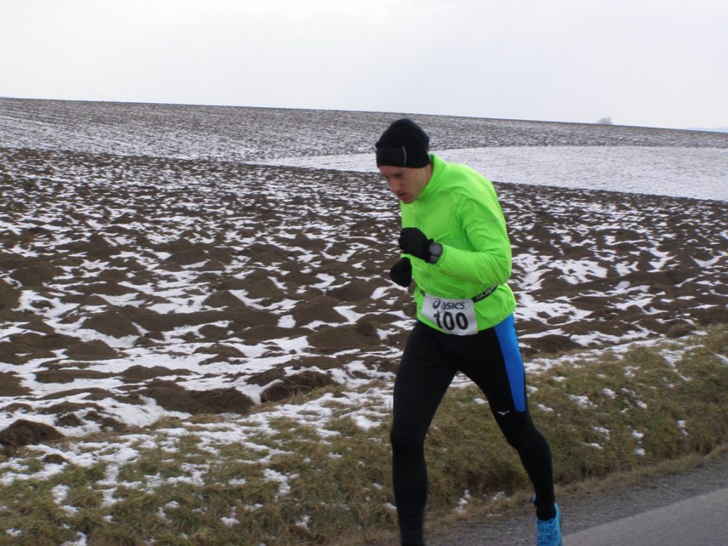 Na kopci před Rohálovem bojuji s protivětrem.