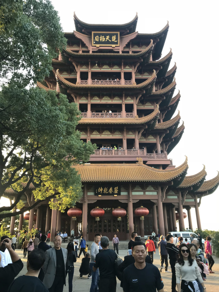 Yellow Crane Tower, asi nejnavštěvovanější památka ve Wuhanu, já bych řekl, že to byla taková stylovější rozhledna.