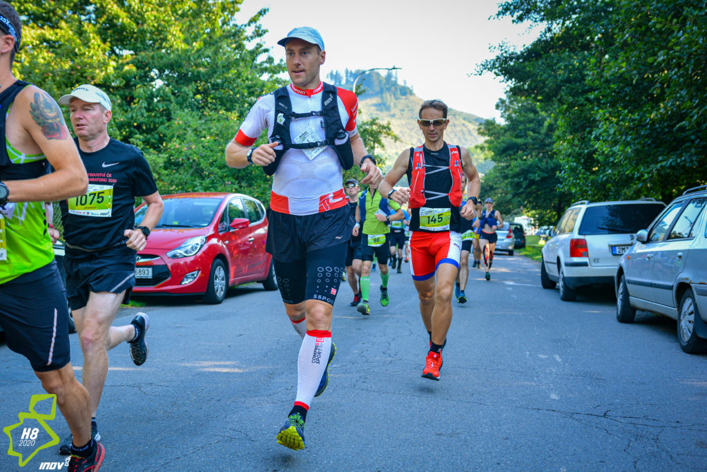 Krátce po startu závodu.